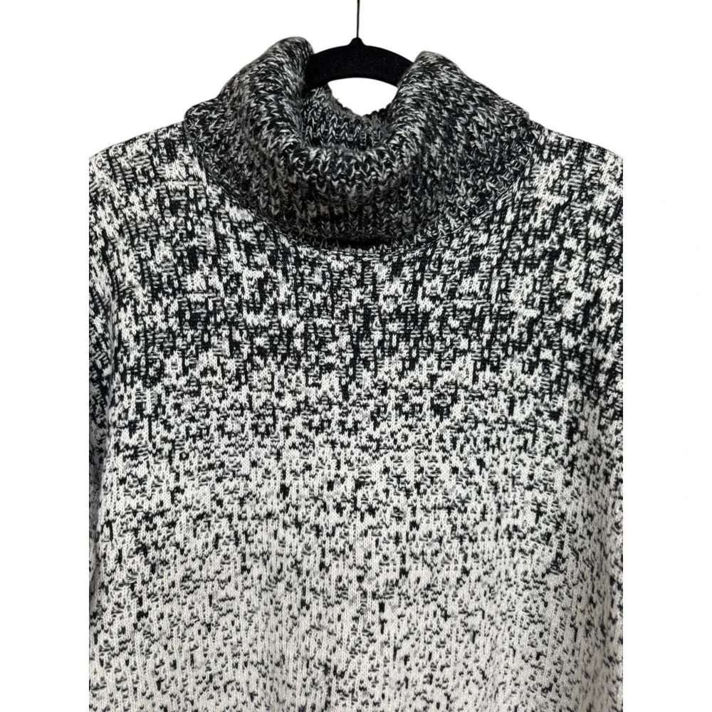 Athleta Marled Black Cream Cashmere Wool Blend Turtleneck Sweater Women's Medium